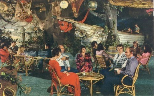 BUTLINS MINEHEAD BEACHCOMBER BAR